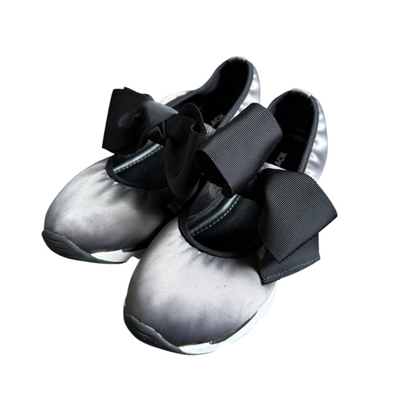 All Black Footwear woman’s bow bow satin sneaker size 40EU - Picture 3 of 12